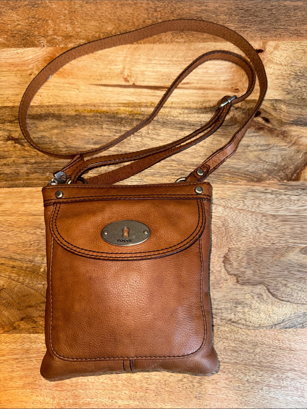 Vintage Fossil Women’s Mini Maddox Brown Leather Messenger Crossbody